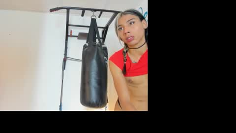 evanllelyne online show from December 2, 8:51 pm