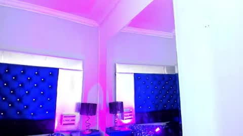 evanllelyne online show from December 15, 1:07 pm