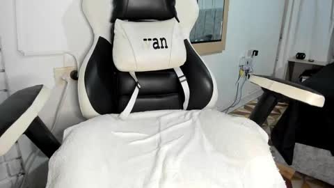 Evan online show from January 17, 11:08 am