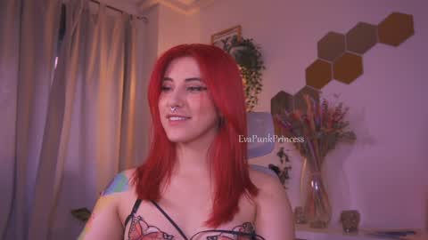 Snapshot of evapunkprincess chatting on January 20, 11:35 am Eva online show from January 20, 11:35 am