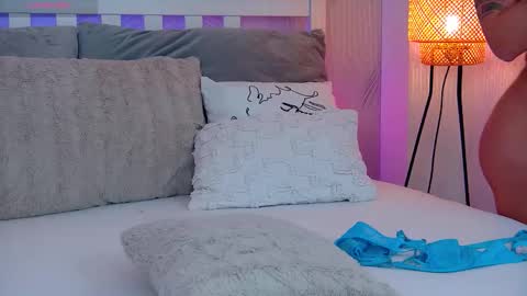 evareyss online show from March 13, 4:54 pm