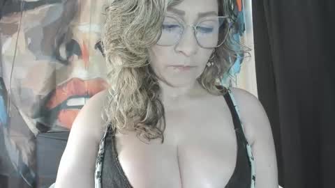 evasaenz online show from February 23, 9:17 pm