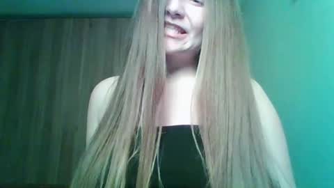 evasapples2026 online show from March 17, 9:53 pm