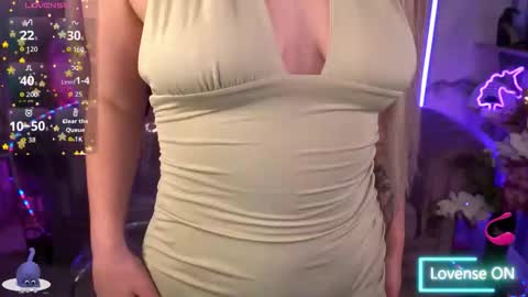 Snapshot of evasugar__ chatting on September 15, 2:51 pm Eva online show from September 15, 2:51 pm