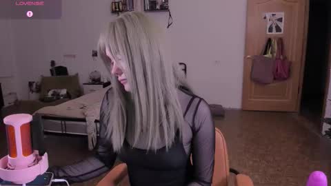      online show from December 4, 6:18 pm