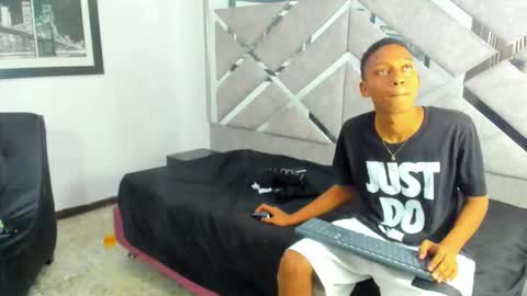 Eva And Emmanuel online show from October 15, 3:35 pm