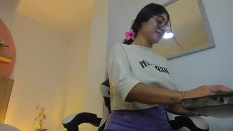 BELLA online show from September 30, 12:15 pm