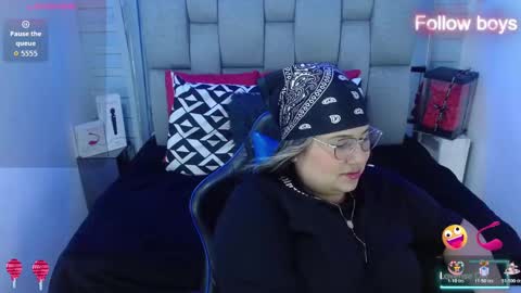 evelin zaens online show from October 19, 5:56 am