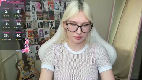 Evelina online show from May 21, 2:07 am
