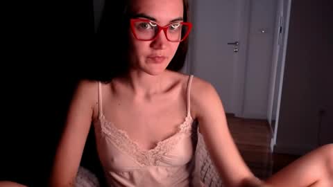 Evelyn online show from May 11, 10:00 am