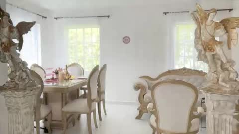 E V E L Y N  online show from September 25, 7:10 pm