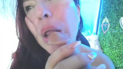 Juliana online show from March 8, 1:39 am