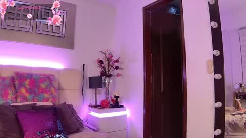 Snapshot of evelynagrey chatting on September 18, 4:27 am EvelynaGrey online show from September 18, 4:27 am