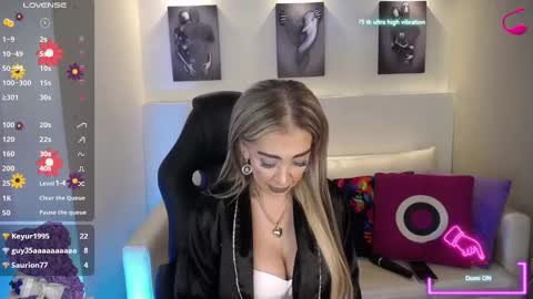 Snapshot of evelynagrey chatting on February 28, 3:37 am EvelynaGrey online show from February 28, 3:37 am