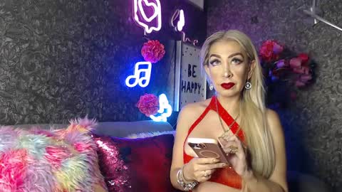 Snapshot of evelynagrey chatting on January 26, 5:23 am EvelynaGrey online show from January 26, 5:23 am