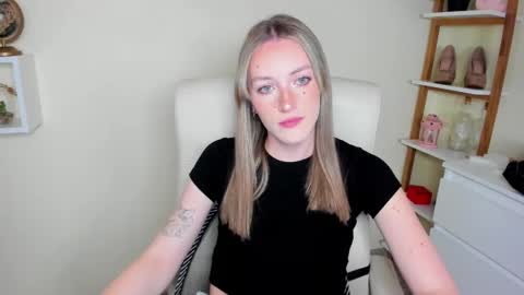 evelynblond online show from November 28, 1:51 pm