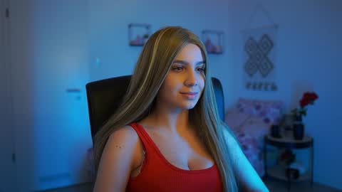 evelyncage_ online show from January 15, 7:34 pm