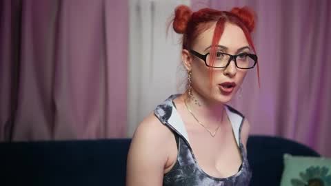  Evelyn  online show from June 6, 6:25 pm