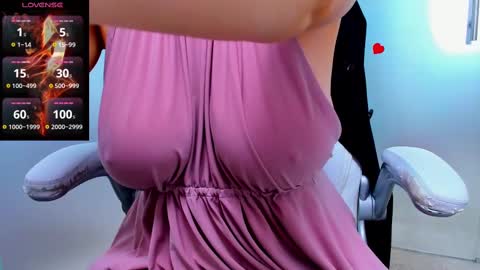 evelyne_rose online show from February 15, 8:44 am