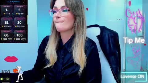 evelyne_rose online show from September 21, 5:11 am