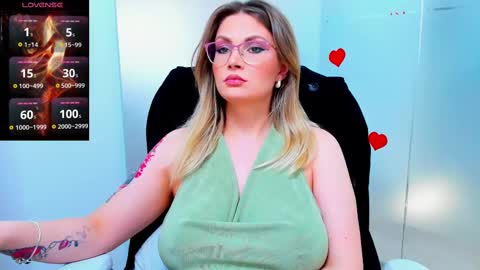 evelyne_rose online show from March 7, 9:18 am