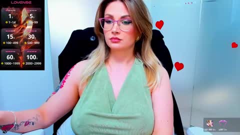 evelyne_rose online show from March 12, 9:12 am