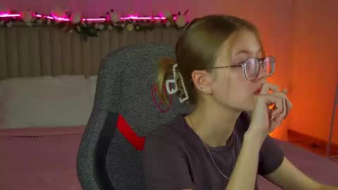 Snapshot of evemundie chatting on September 18, 12:20 pm Eve online show from September 18, 12:20 pm