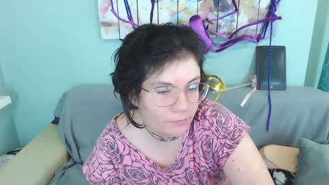 Everly online show from December 25, 10:59 pm