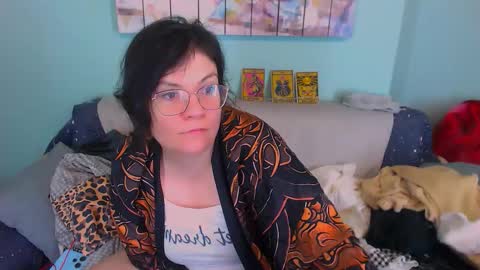 Everly online show from February 14, 7:00 am