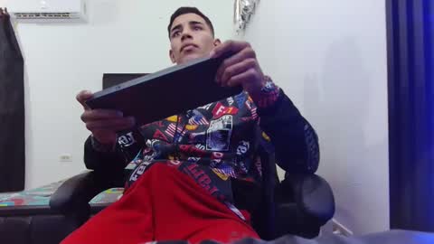 Snapshot of evessinn chatting on January 9, 3:01 pm luis online show from January 9, 3:01 pm