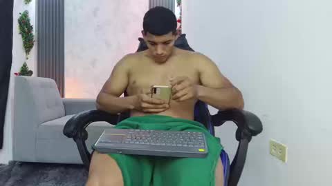 Snapshot of evessinn chatting on September 13, 12:46 am luis online show from September 13, 12:46 am