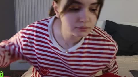 Snapshot of evi_woow chatting on February 4, 9:52 pm evi_woow online show from February 4, 9:52 pm