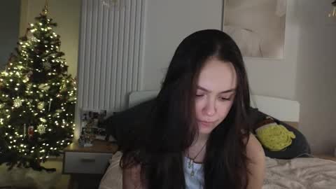 evi_woow online show from January 9, 8:25 pm