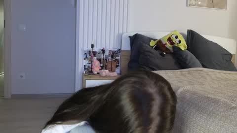 evi_woow online show from March 25, 9:10 pm