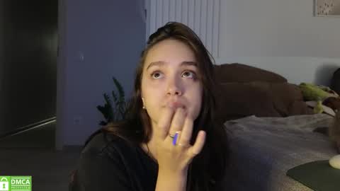 evi_woow online show from October 9, 1:00 am