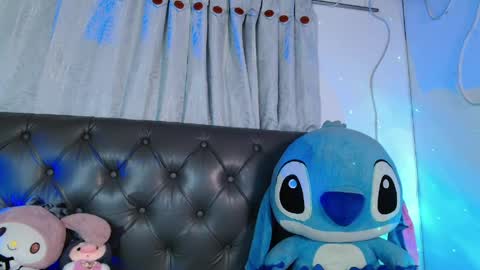 Evie Cloud online show from June 5, 4:52 am
