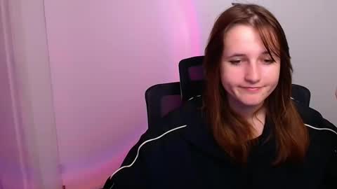 Evie online show from November 7, 2:08 pm