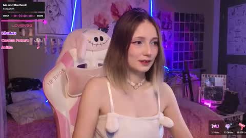 Evie online show from November 23, 10:19 pm