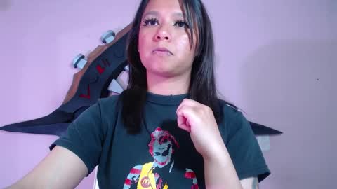 Im Evy online show from December 13, 7:53 pm