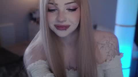 Snapshot of ex_angel chatting on February 25, 11:21 am Alyson online show from February 25, 11:21 am