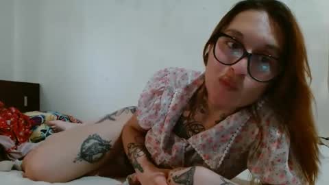 Snapshot of exolizzz66 chatting on February 14, 9:10 pm Exolizz online show from February 14, 9:10 pm