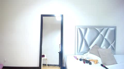 Snapshot of exotic_karmella chatting on February 19, 8:41 pm exotic_karmella online show from February 19, 8:41 pm