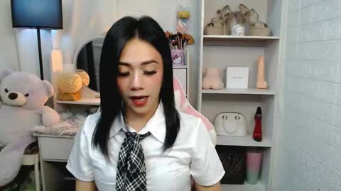 exotictssavie online show from March 1, 6:11 pm