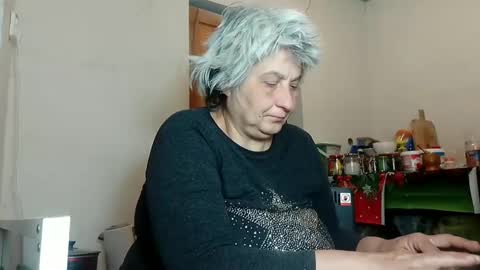 Snapshot of exquisitemature chatting on March 10, 12:28 am ExquisiteMature online show from March 10, 12:28 am