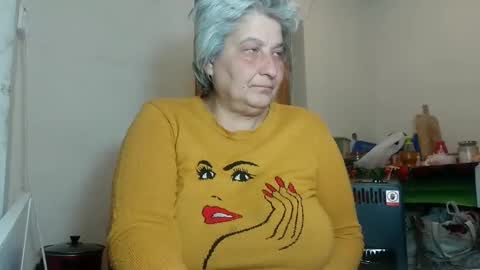 Snapshot of exquisitemature chatting on February 24, 12:20 am ExquisiteMature online show from February 24, 12:20 am