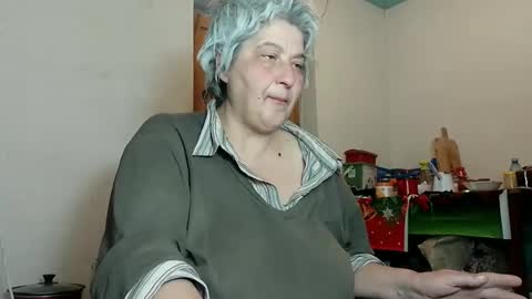 Snapshot of exquisitemature chatting on February 11, 11:09 am ExquisiteMature online show from February 11, 11:09 am