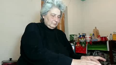 Snapshot of exquisitemature chatting on March 3, 2:47 am ExquisiteMature online show from March 3, 2:47 am