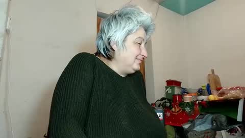 Snapshot of exquisitemature chatting on February 13, 5:48 am ExquisiteMature online show from February 13, 5:48 am