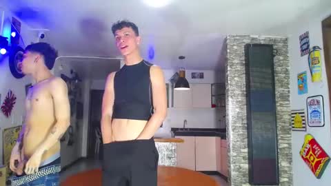 extrangers online show from February 1, 12:04 pm