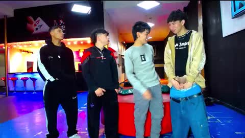 extrangers online show from October 20, 12:32 pm